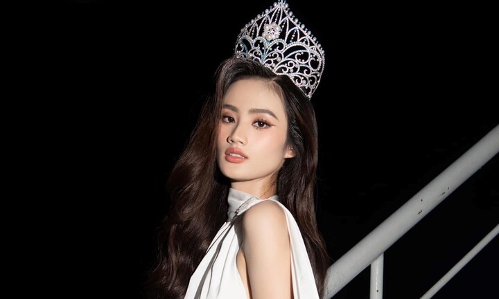Ý Nhi chia sẻ cảm xúc giữa thông tin 
