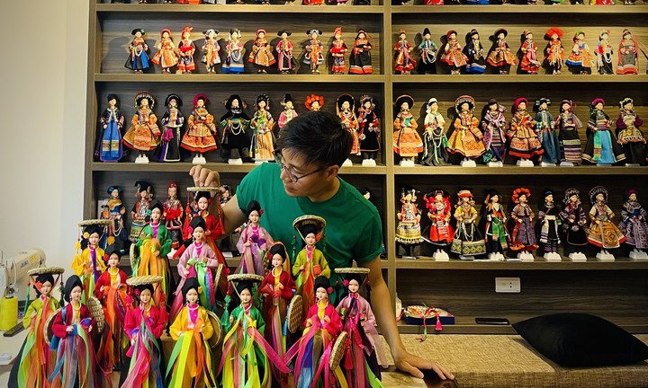 [E] Người “thổi hồn” vào búp bê mang trang phục 54 dân tộc Việt Nam - 9