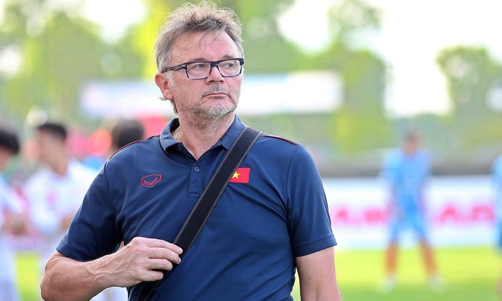 Báo Trung Quốc: HLV Troussier đã phá nát những thành tựu do ông Park Hang-seo gây dựng