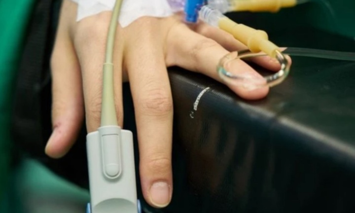 Quá vui mừng sau khi hẹn hò, người phụ nữ bất ngờ bị xuất huyết não