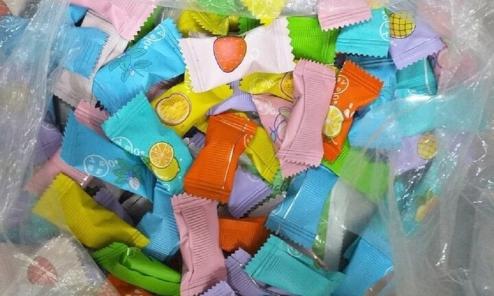 30 học sinh ở Lâm Đồng nhập viện sau khi ăn kẹo