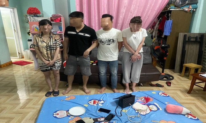 Bắt quả tang 4 đối tượng tổ chức sử dụng trái phép chất ma tuý