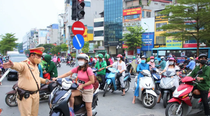 Biển báo nào chỉ cho phép phương tiện đi 1 chiều? 