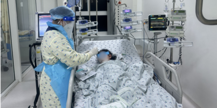 Sốt cao và phát ban khắp người, bé 6 tuổi mắc bệnh nguy hiểm