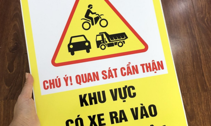 Biển báo xe ra vào thường xuyên có ý nghĩa gì?
