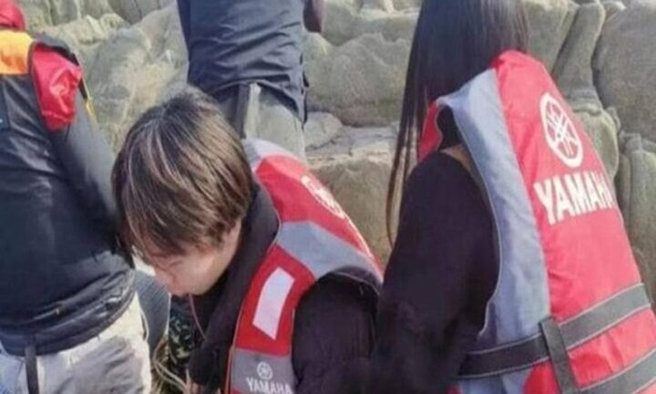 Đôi nam nữ suýt chết chìm chỉ vì làm điều này khi đi biển