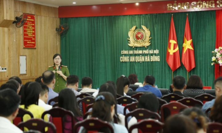 Nỗ lực bảo vệ con trẻ trước  mặt trái của xã hội và “lằn ranh đỏ” của pháp luật