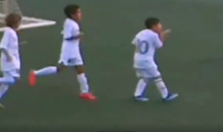 Con trai Messi bộc lộ khả năng chơi bóng ấn tượng khi mới 8 tuổi