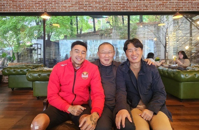 HLV Park Hang-seo gặp mặt cựu sao Man United tại Hàn Quốc