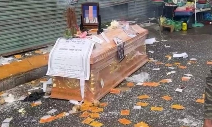Vụ mang quan tài đến nhà chủ hụi gây xôn xao Bình Thuận: 18 người bị khởi tố là ai?