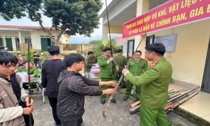 Công an Lào Cai thu hồi hơn 7000 vũ khí, vật liệu nổ và công cụ hỗ trợ