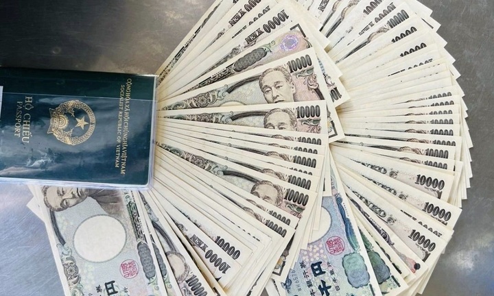 Người phụ nữ quên túi xách chứa hơn 700.000 Yên Nhật ở Tân Sơn Nhất