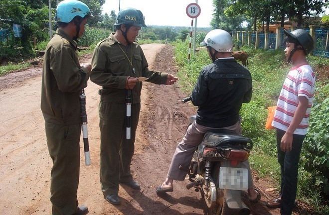 Công an xã có được dừng xe, xử phạt vi phạm giao thông không?
