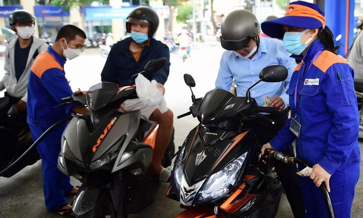 Giá xăng đồng loạt tăng, có loại vượt 25.000 đồng/lít