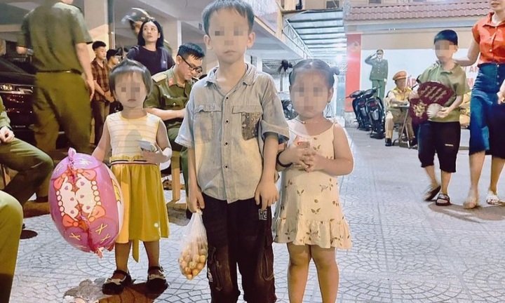 Công an đưa 7 cháu bé bị thất lạc về với gia đình an toàn trong đêm khai mạc du lịch Cửa Lò
