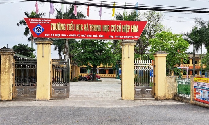 Thực hư vụ học sinh phải học bù vào ngày giỗ Tổ vì đám cưới của con hiệu trưởng