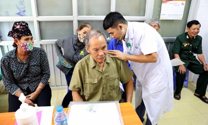 Điện Biên: Hơn 1.000 người dân và thiếu nhi các dân tộc được khám bệnh, cấp thuốc miễn phí