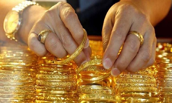 Giá vàng hôm nay mới nhất 23/4: Giá vàng lao dốc trước giờ đấu thầu vàng