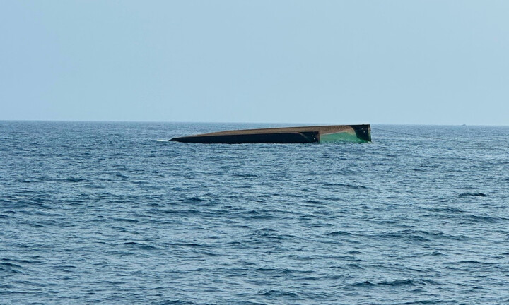 Sà lan chở đá chìm trên biển Lý Sơn, tìm thấy 3 thi thể thuyền viên