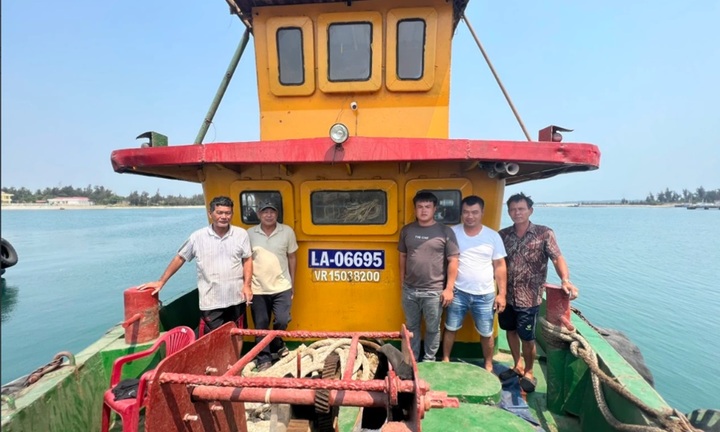 Vụ sà lan chở đá chìm trên biển Lý Sơn: Bất thường trong danh sách thuyền viên