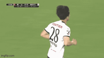 Màn thể hiện của Công Phượng trong lần đá chính ở Yokohama FC