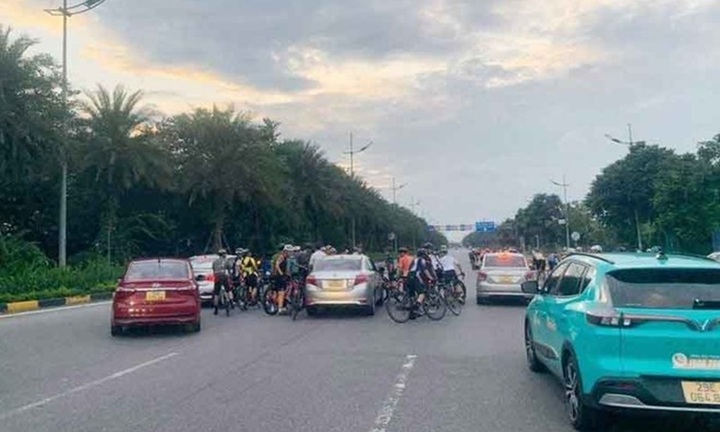 Hà Nội: Điều tra vụ nhóm người đi xe đạp gây rối trên đường Võ Nguyên Giáp