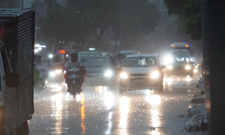 Quên bật đèn xe sẽ bị phạt bao nhiêu?