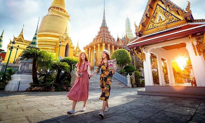 Đi Thái Lan nên dùng tiền mặt hay thẻ visa, cần lưu ý gì?