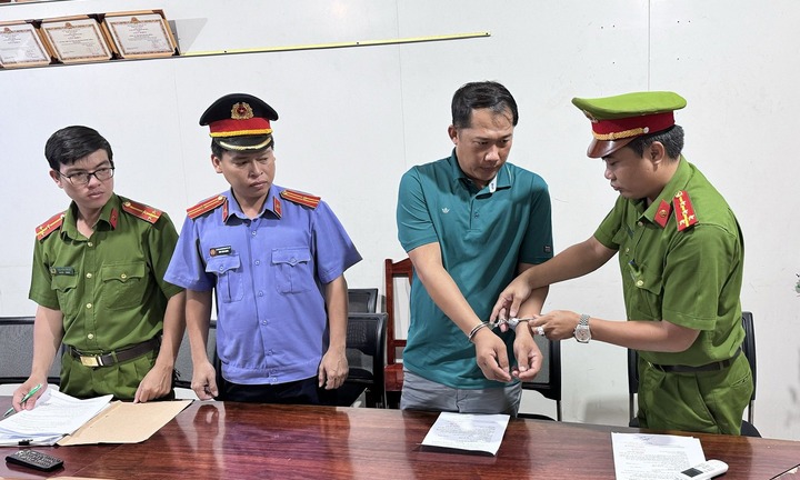 Tin tức pháp luật mới nhất ngày 28/4: Bắt nguyên chủ tịch xã vì nhận hối lộ