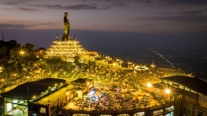 Nam bộ: Du khách hào hứng với loạt trải nghiệm hấp dẫn tại Phú Quốc, Tây Ninh dịp lễ 30/4 