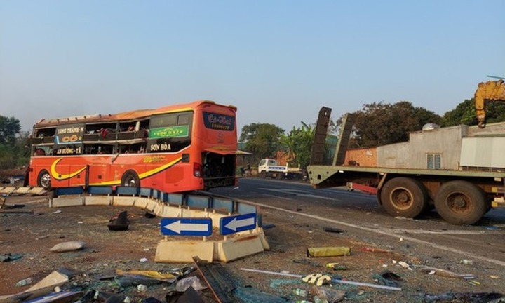Khởi tố vụ hai xe khách gây tai nạn ở Gia Lai khiến 18 người thương vong 