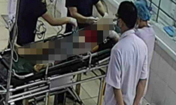 Mắc võng vào trụ cổng không may bị đổ, bé trai 7 tuổi tử vong