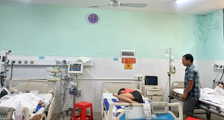 Vụ nghi ngộ độc bánh mì ở Đồng Nai: Nhiều bệnh nhi sốc nhiễm khuẩn nặng