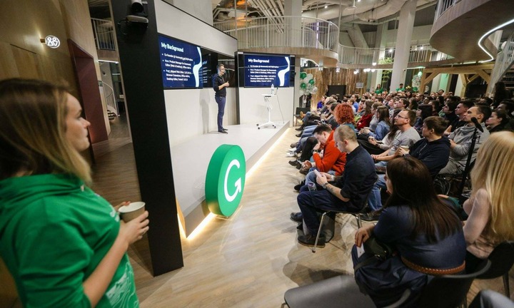 Bị công ty sa thải, nhân viên công nghệ bất ngờ được bồi thường 