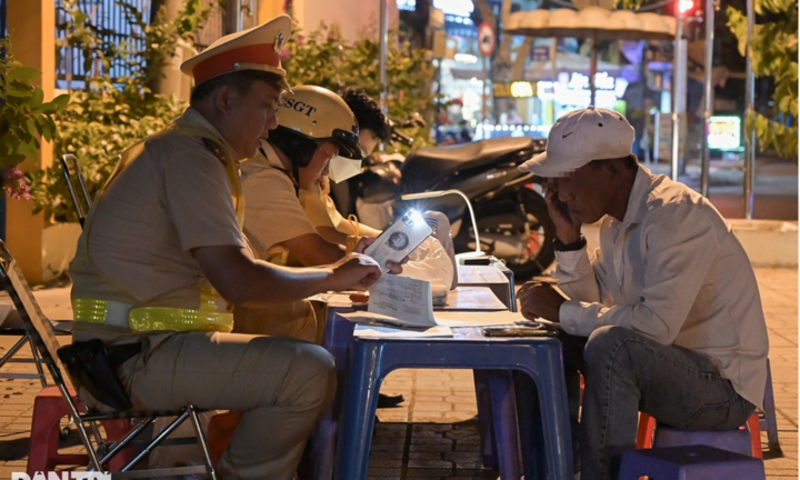 Uống lon bia mừng xuất viện, người đàn ông bị phạt 2,5 triệu đồng