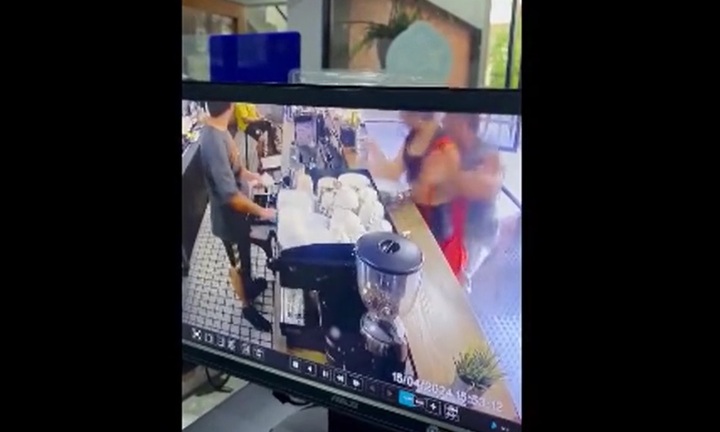 Video: Bị từ chối hẹn hò, người đàn ông cơ bắp tấn công cô gái