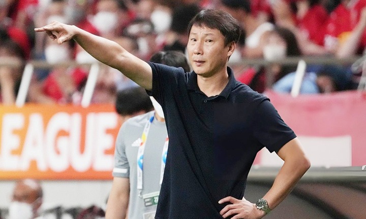 Báo Hàn Quốc “bóc mẽ” điểm yếu của HLV Kim Sang-sik