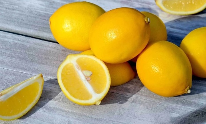 Cách vắt chanh không cần cắt