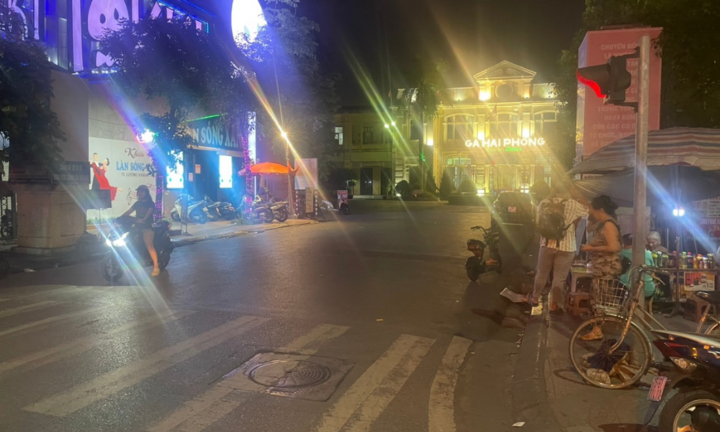 Mâu thuẫn tranh giành khách, tài xế xe công nghệ đâm tử vong tài xế xe ôm