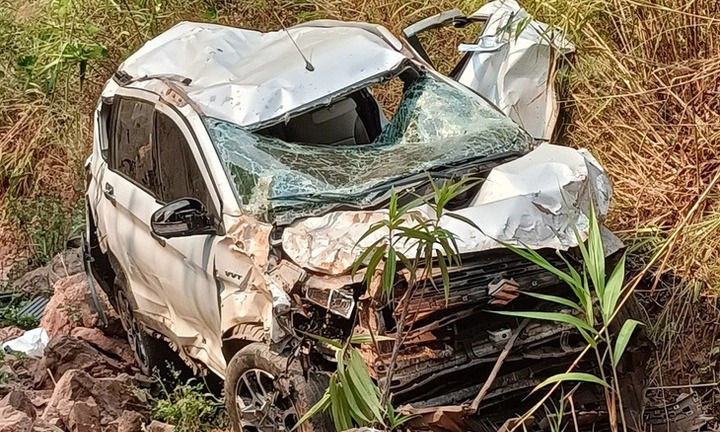 Người vợ kể lại giây phút gia đình thoát chết kỳ diệu dưới vực sâu ở Điện Biên