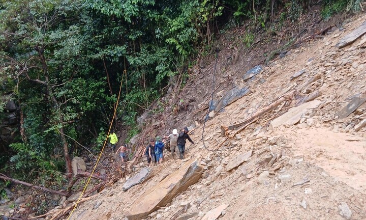 Vụ sạt lở lán trại, 3 người chết ở Hà Tĩnh: Nhân chứng kể lại giây phút sinh tử