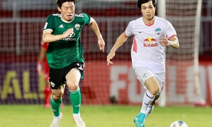 Lời cảnh báo đầu tiên của HLV Kim Sang-sik dành cho Công Phượng và Văn Toàn