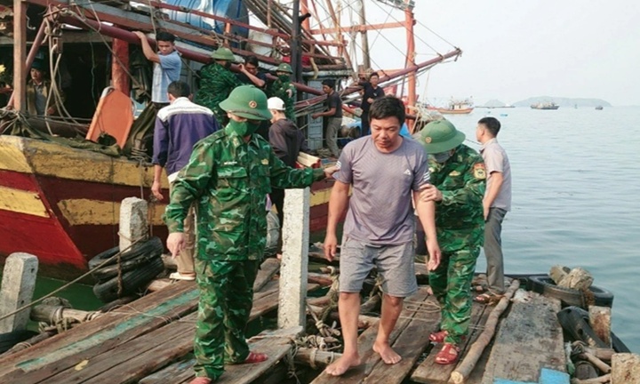 Vụ 4 tàu cá gặp nạn ở Quảng Bình: Cứu sống ngư dân lênh đênh 3 ngày trên biển