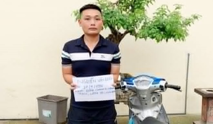 Bắt giữ đối tượng giật dây chuyền sau 15 giờ gây án ở Hòa Bình 