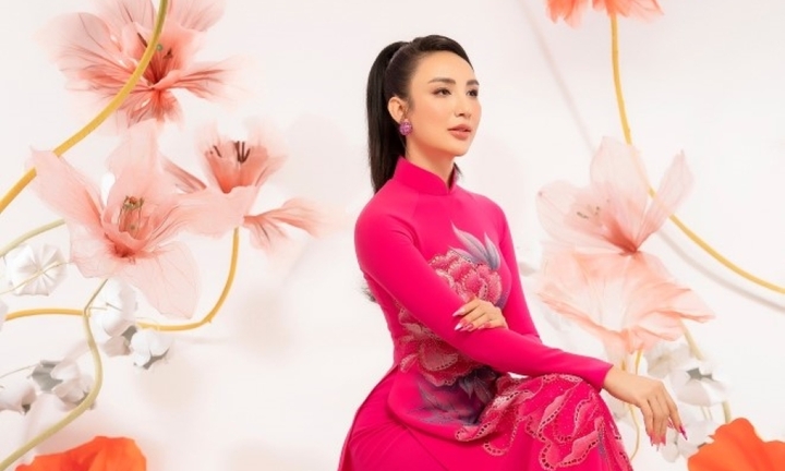 Ngọc Diễm khoe nhan sắc trẻ trung, dáng chuẩn khi diện áo dài Minh Châu