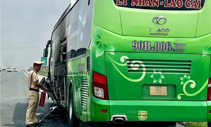 Tin tức tai nạn giao thông mới nhất ngày 12/5: Ô tô húc xe máy, 1 người tử vong