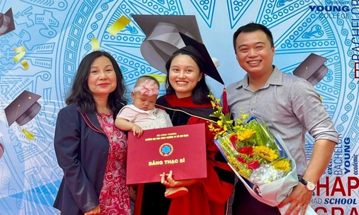 Tân thạc sĩ ẵm con 8 tháng tuổi lên nhận bằng khiến hội trường bất ngờ 