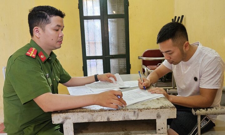 Bị xử phạt về ATTP, chủ cơ sở giật biên bản rồi bỏ chạy