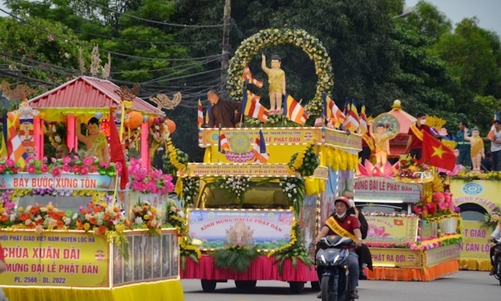 Hà Nội phân luồng nhiều tuyến phố phục vụ Đại lễ Phật đản