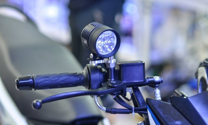 Tự lắp đèn trợ sáng có bị phạt?